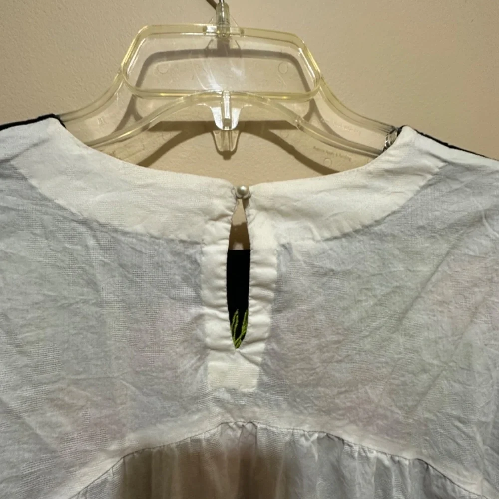 By outfitters embroidered women blouse Boho key hole Sz L - Picture 5 of 8